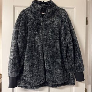 Lularoe • Nancy Pullover